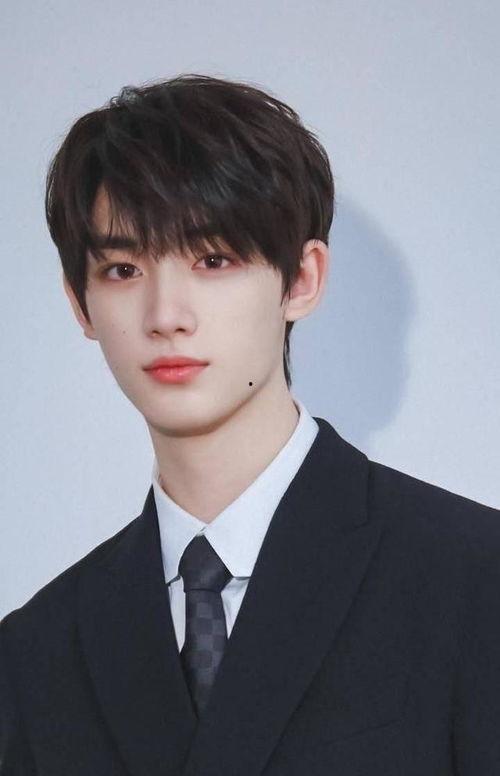 圈内爆料丁程鑫画皮,揭开明星光环背后的真实面纱  第2张